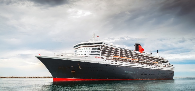 Queen Mary 2 in Port Adelaide