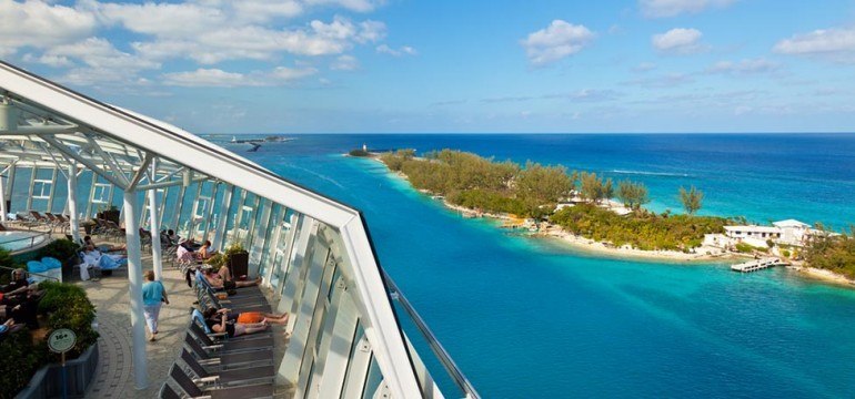 Oasis of the Seas departs the Bahamas