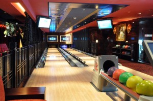 Read more about the article Are There Bowling Alleys on Cruise Ships?