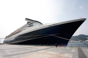 Read more about the article What’s the Difference Between Cruise Ships and Ocean Liners?