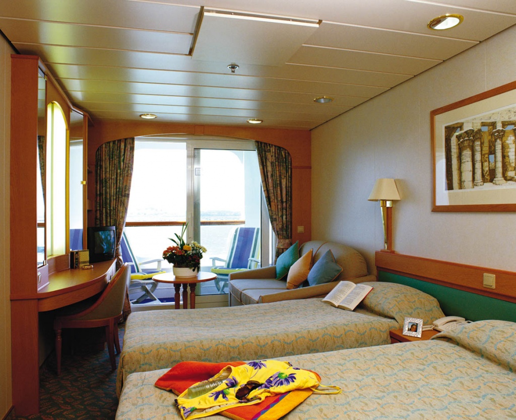 PandOworldcruising_aurora_twinbalconycabin1