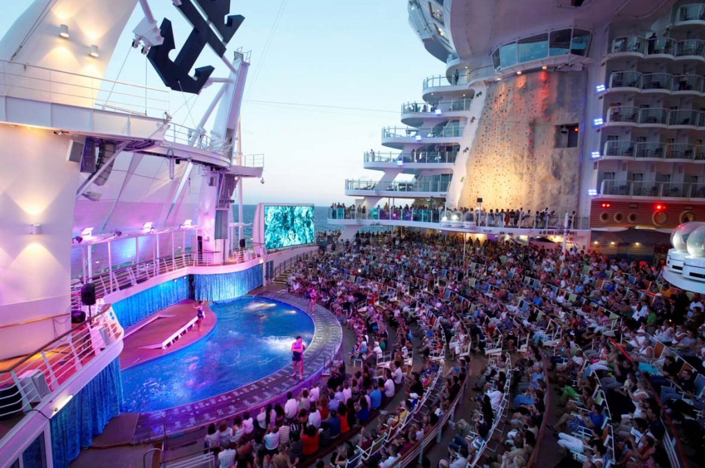 Oasis of the Seas Aqua theatre
