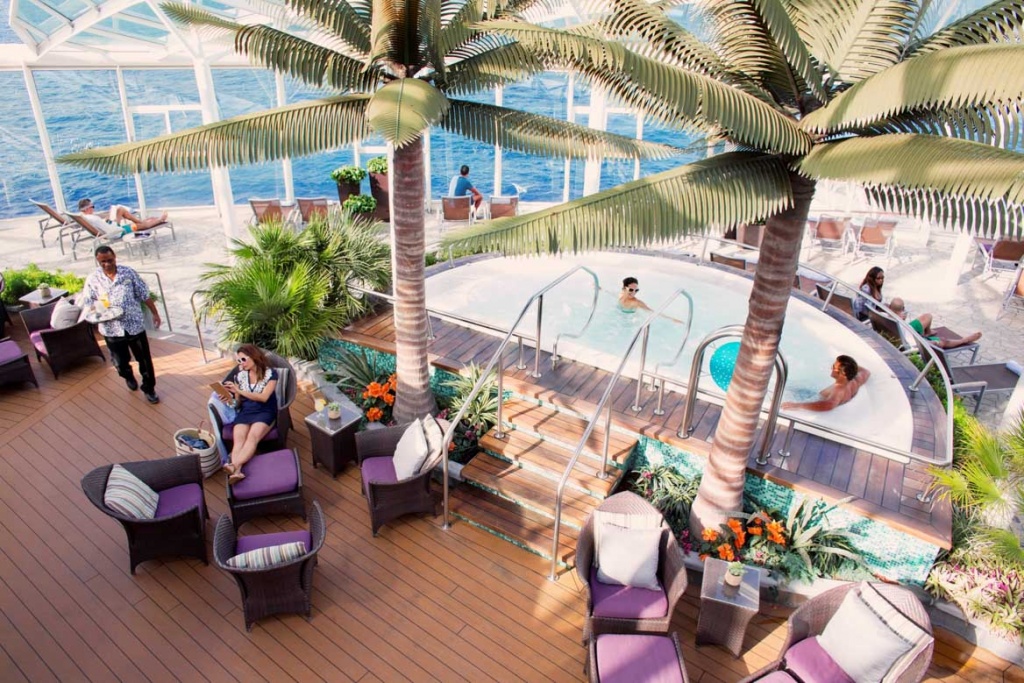 Oasis of the Seas Solarium pool