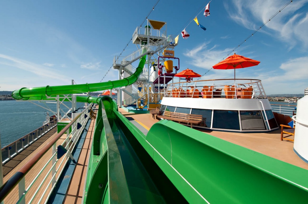 Carnival Spirit waterworks