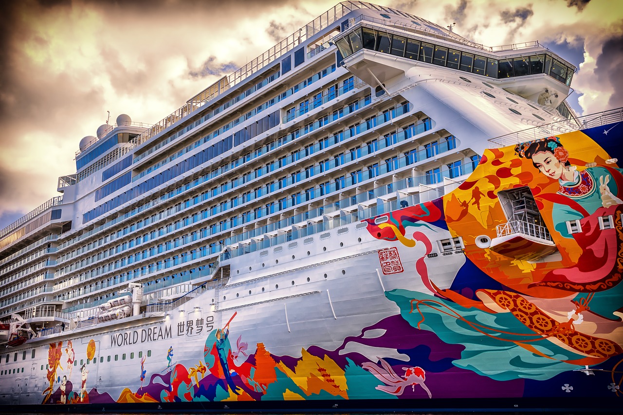 World Dream cruise ship