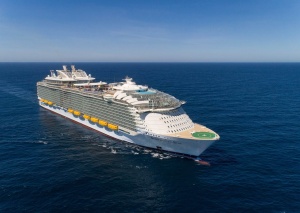 Read more about the article How Much Does a Cruise Ship Weigh