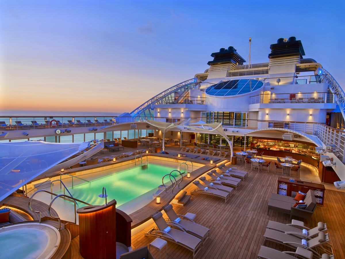 luxury yachts cruise liners